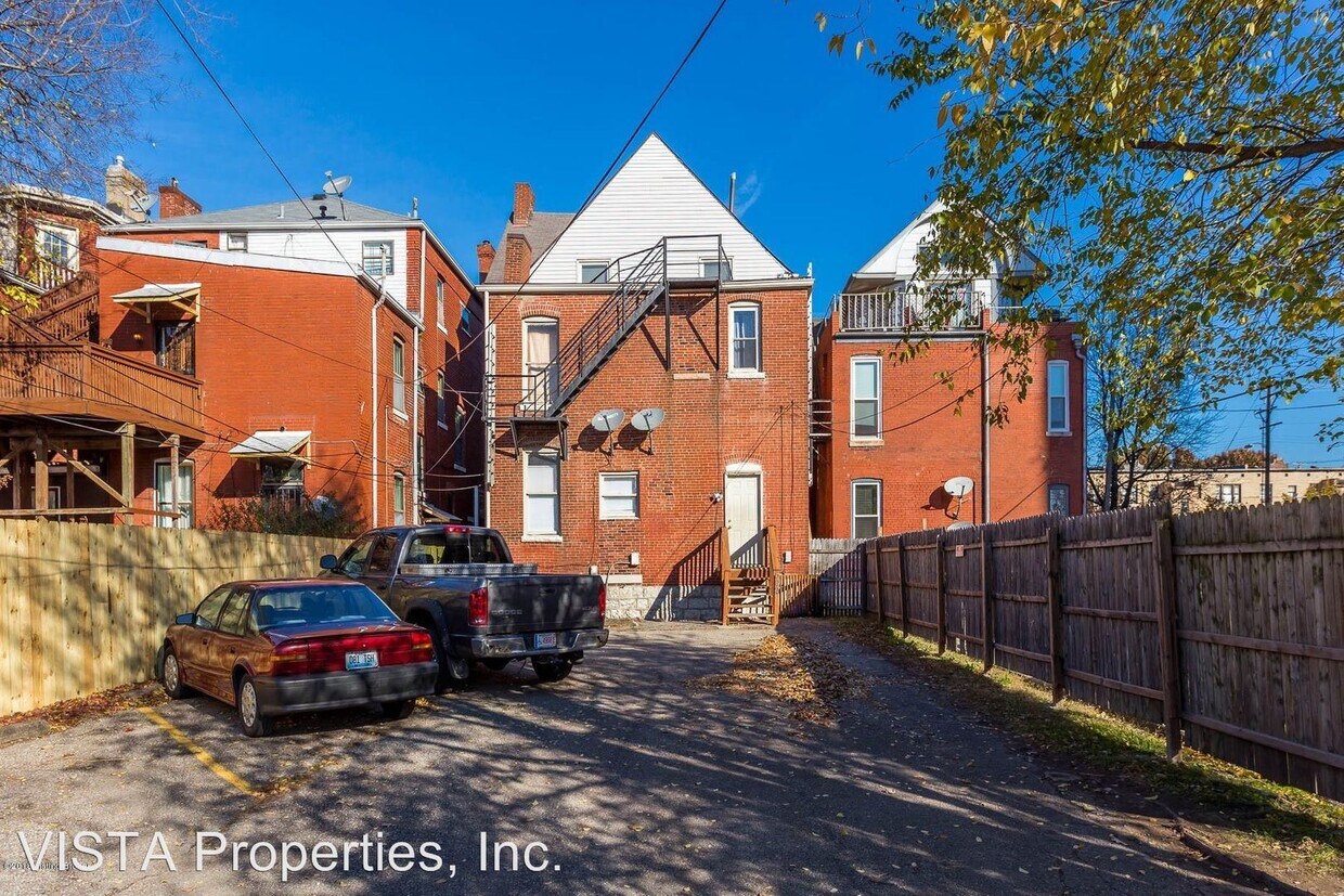 Building Photo - 502 St Catherine St