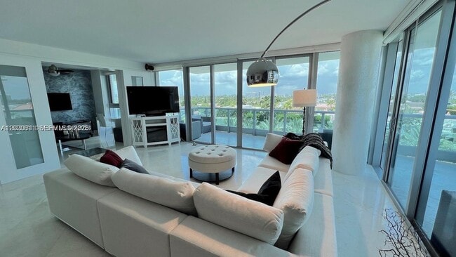 Foto del edificio - 9401 Collins Ave