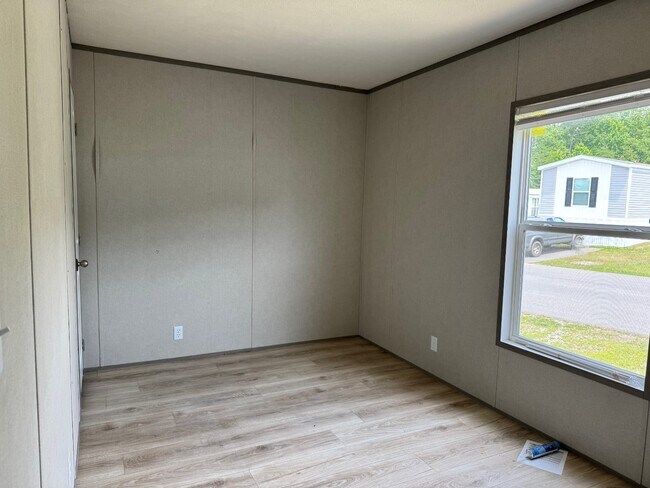 Building Photo - 571 Jessica Way