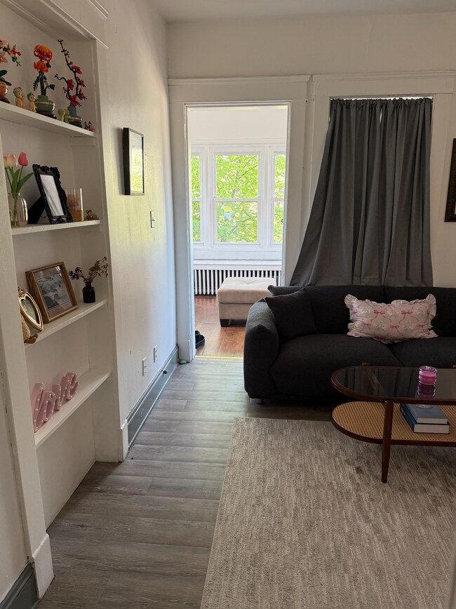 Living Room - 2179 Murray Hill Rd