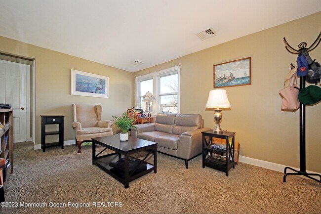 Building Photo - 14 Oldfield Pl