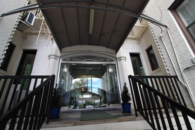 Building Photo - 6305 Boulevard E