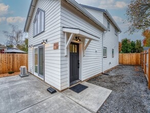 Building Photo - 6601 SE 94th Ave