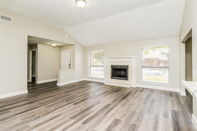 Building Photo - 801 Sandhurst Dr