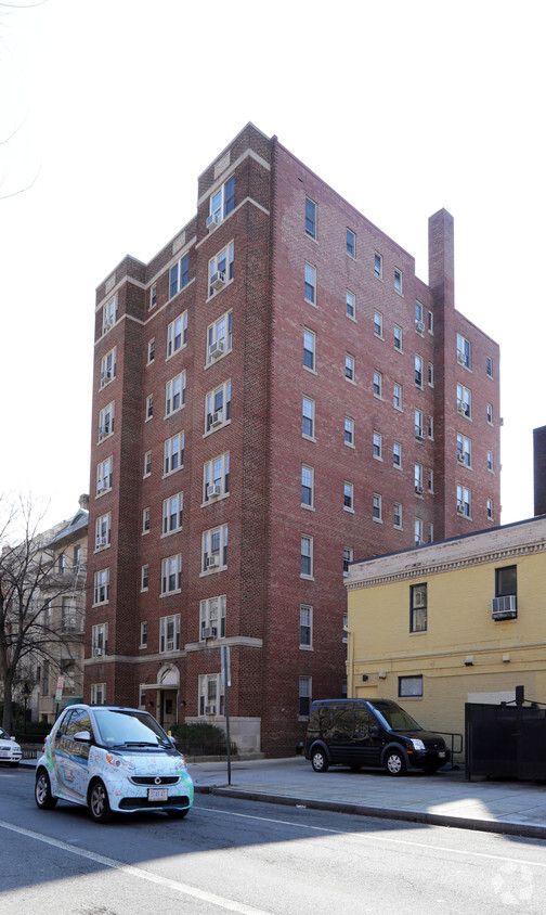 Building Photo - 1916 R St NW