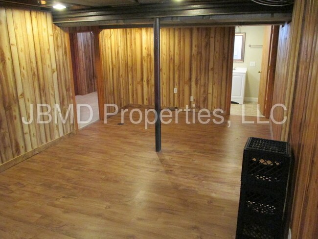 Building Photo - 11700 Marion