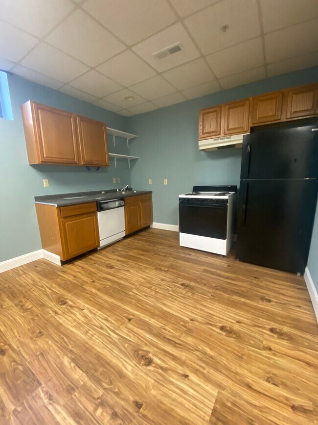 Foto del edificio - 117 W Main St