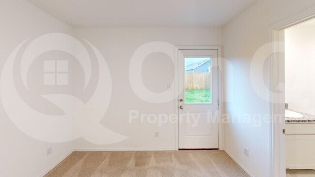 Foto del edificio - 204 Thresher Ln