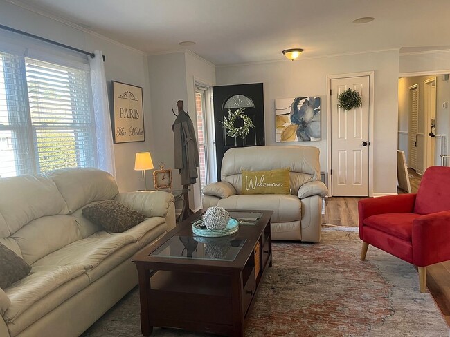 Building Photo - 233 Jeb Stuart Dr