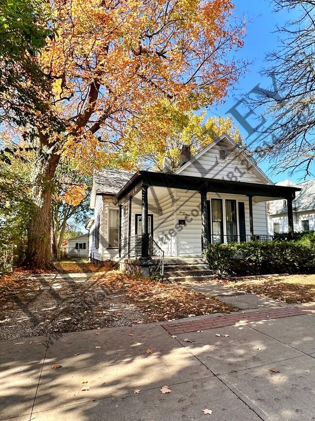 Foto del edificio - Large four bedroom in Farrington's Grove H...