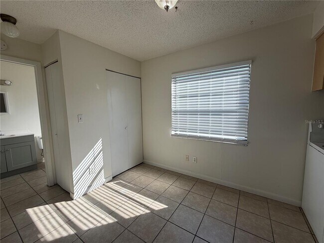 Foto del edificio - 2117 Citrus Blvd