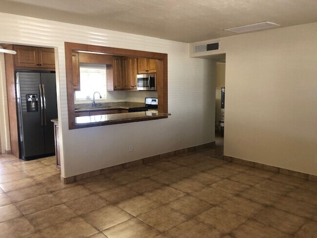 Foto del edificio - 4814 E Hampton St