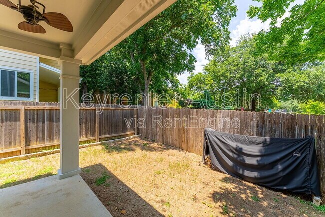 Foto del edificio - 1808 Village Oak Ct