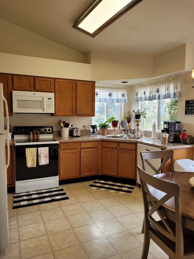 Foto del edificio - 97 Misty Creek Dr