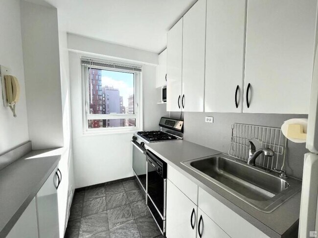 Foto del edificio - 1 bedroom in Brooklyn NY 11201