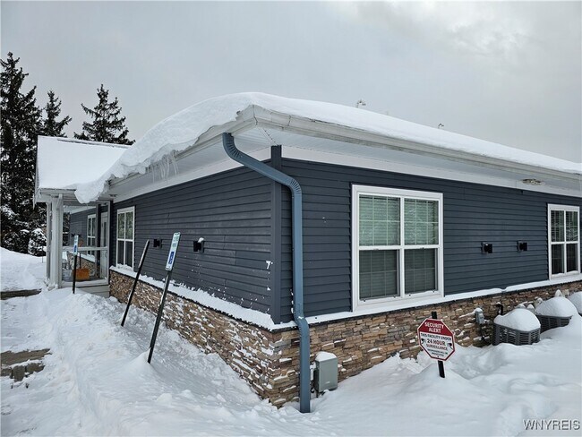 Foto del edificio - 610 Ayer Rd