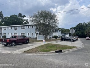 Building Photo - 1110 Caliente Dr
