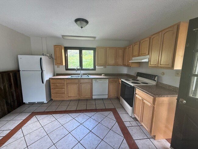Building Photo - Live on the Mountain! 3bd/2ba Half Duplex