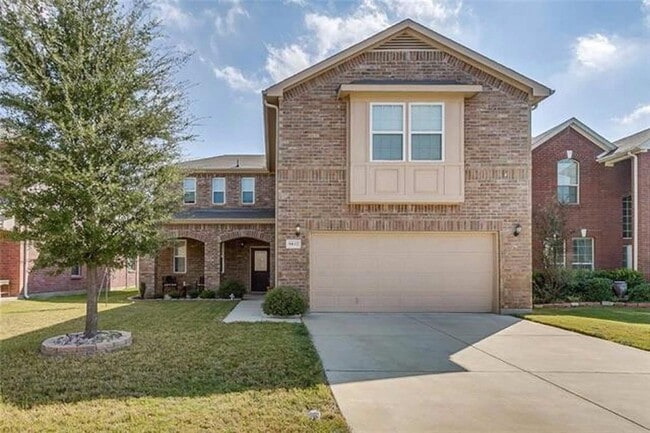 front yard - 9032 Yellow Cedar Trl