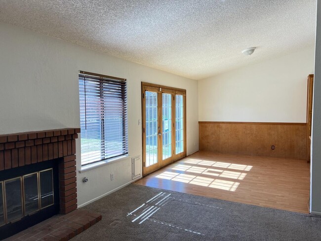 Building Photo - 4520 Pso Hermoso