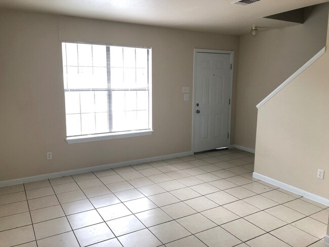 Foto del edificio - 7547 Windsor Oaks