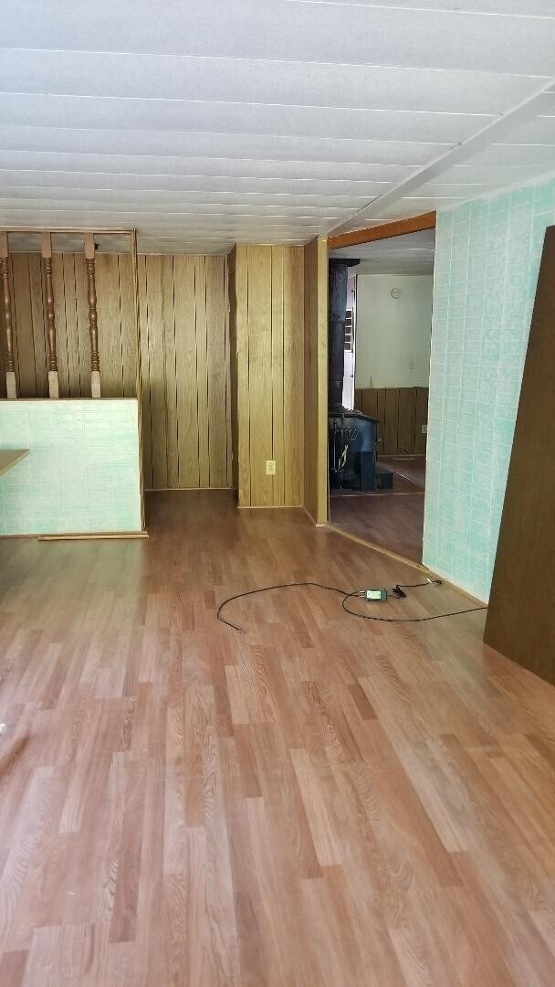 Building Photo - 3 bed/2 bath manufactured home on shared 2...