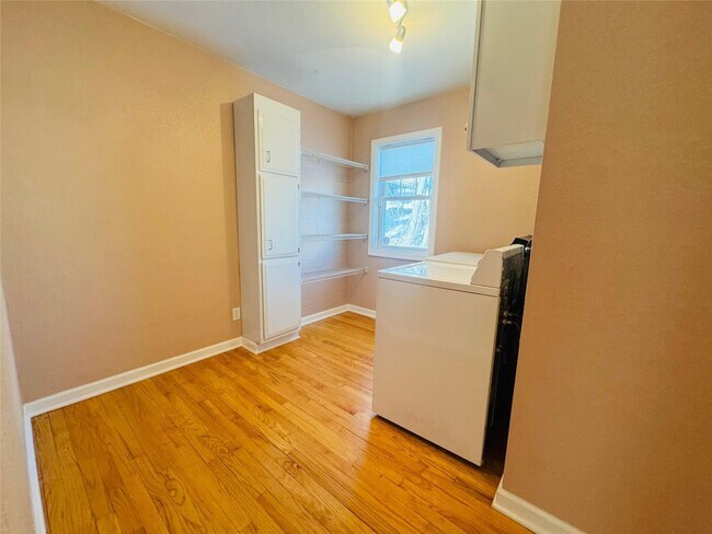 Foto del edificio - 2405-2405 Jenkins St