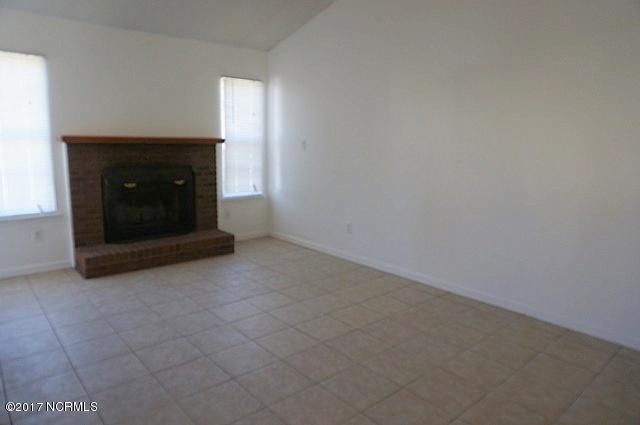 Building Photo - 120 Live Oak Ct