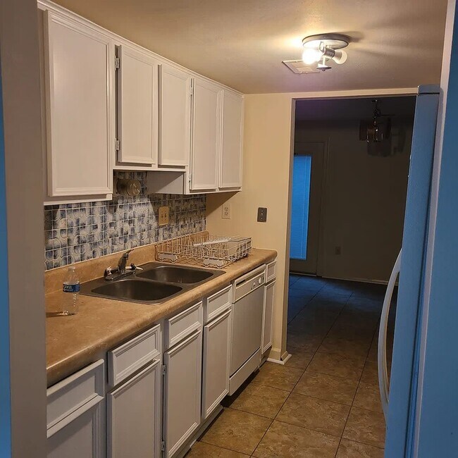 Kitchen - 9640 Greenmeadow Cir