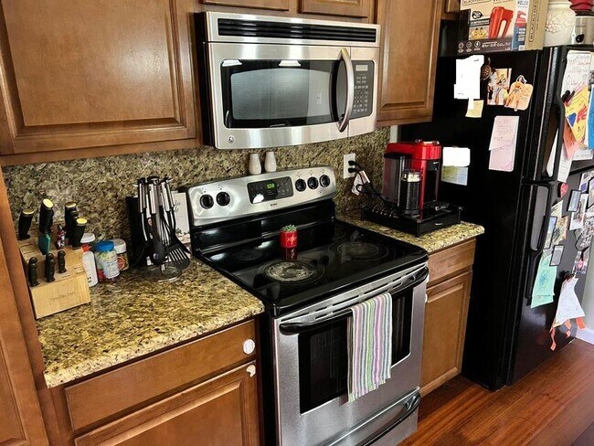 Foto del edificio - 419 Buttonwood Ln