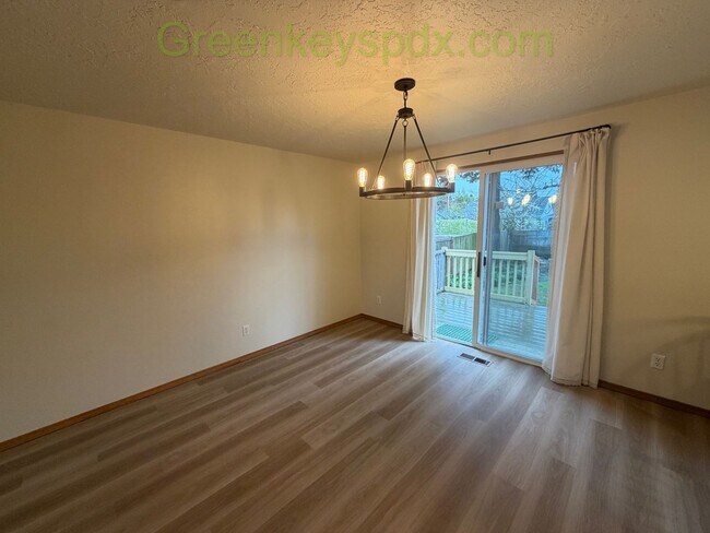 Foto del edificio - Charming 3-Bedroom/2.5-Bathroom House in the Cathedral Park Neighborhood of St. Johns