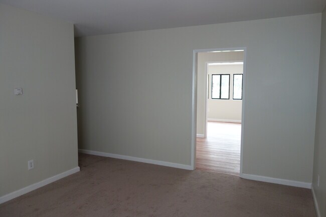 Sala de estar - 3112 Idlewild Way