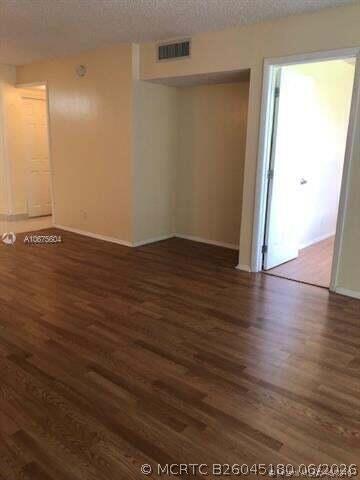 Building Photo - 1911 Sabal Palm Dr