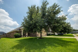 Building Photo - 23611 Starbridge Lake Ln