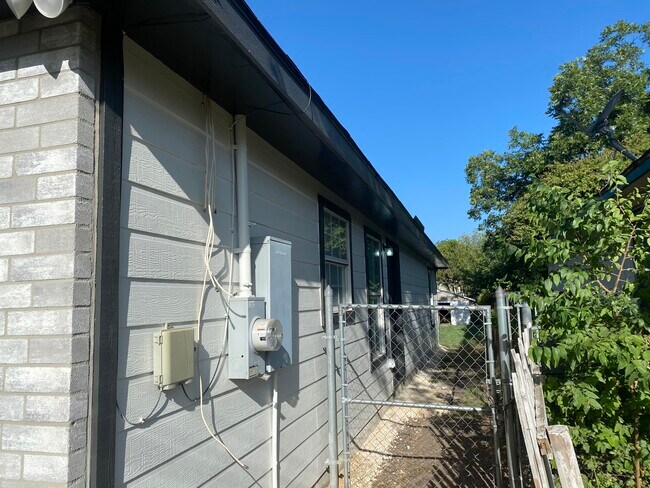 Foto del edificio - 2427 Wescott Ave