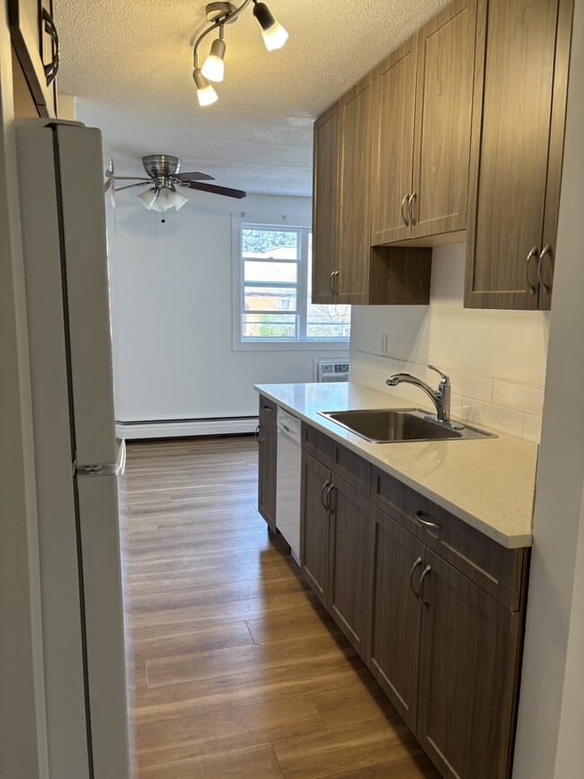 Building Photo - 2218 Halifax St