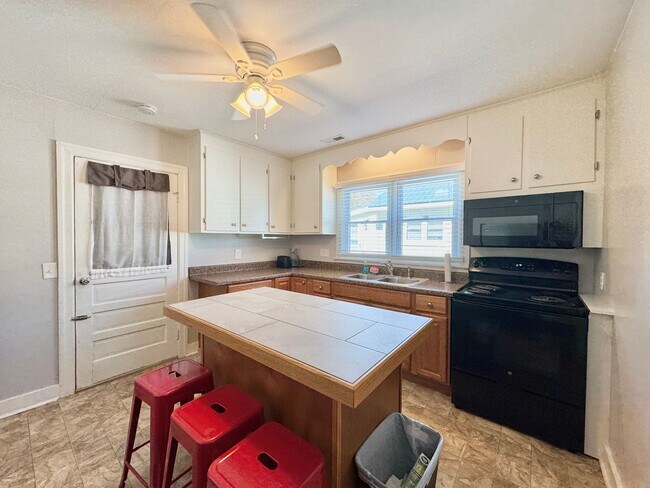 Foto del edificio - Your search ends here! Rent today!!