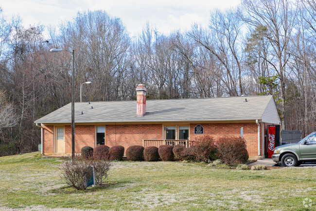 Building Photo - Brook Valley Apartment Homes