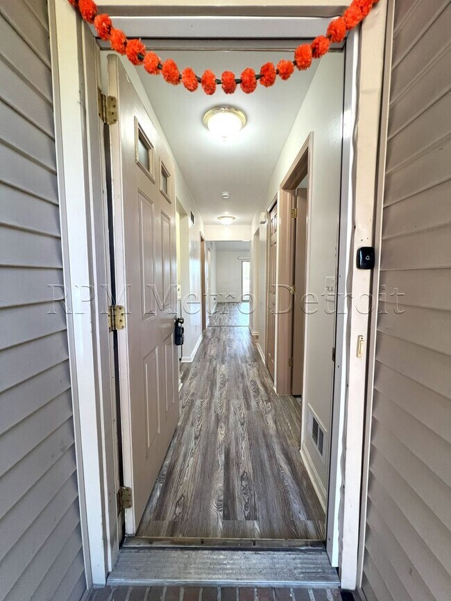 Foto del edificio - 4048 Heatherwood Ct