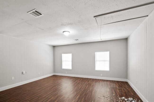 Foto del edificio - 13426 Edgeboro St