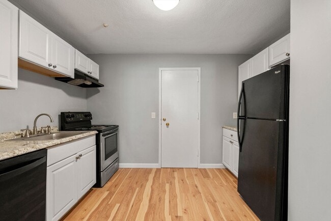 Building Photo - 595 Revere Beach Pkwy