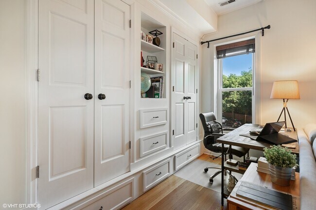 Foto del edificio - 1632 N Bissell St