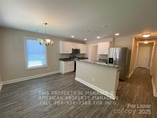 Building Photo - 1418 Ontario Dr