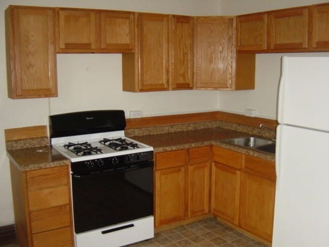 Building Photo - 2110-2112 W 3rd St.