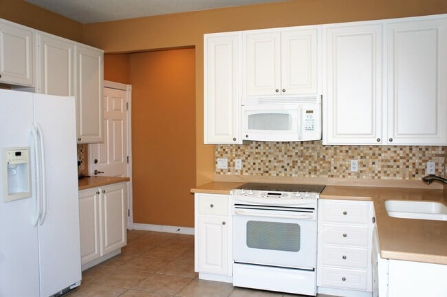 Building Photo - 1056 Pinewood Lake Ct