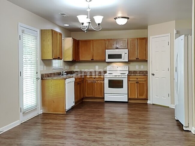 Foto del edificio - 801 Winterside Ln