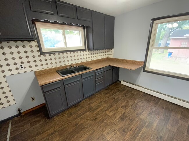 Building Photo - 1405 Chandler St