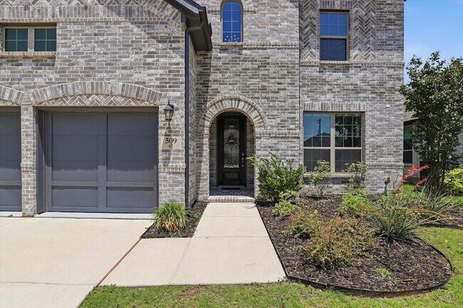 Building Photo - 509 Cedarwood St
