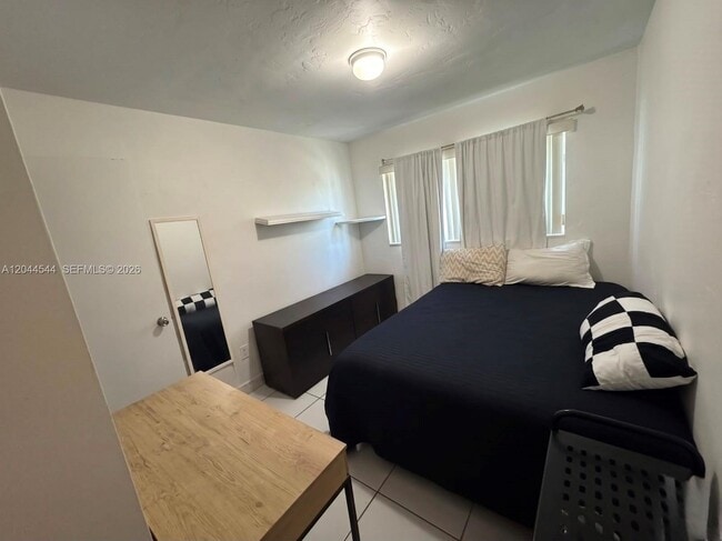 Foto del edificio - 974 SE 1st St