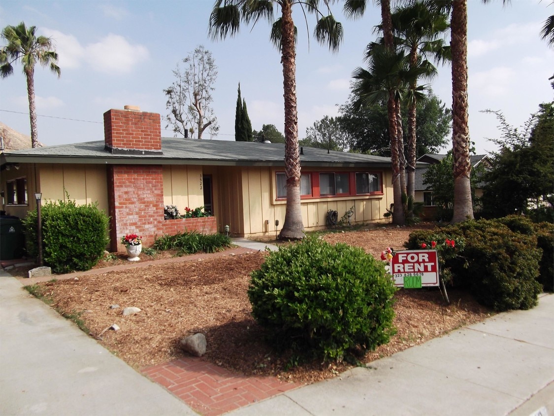 Primary Photo - 3522 Mt Vernon Ave